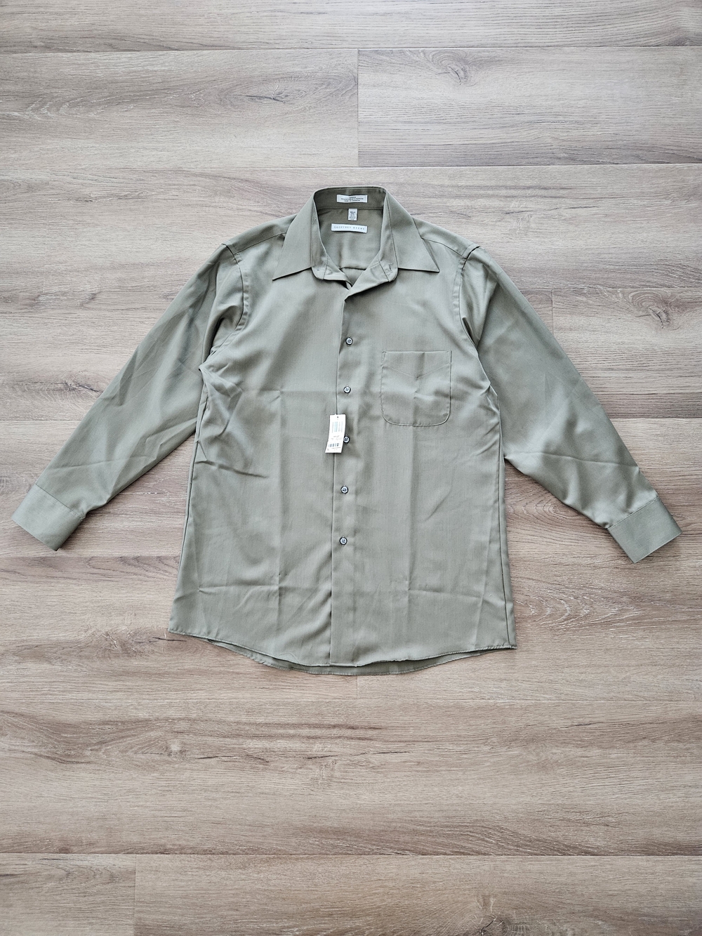 Geoffrey Beene Long Sleeve Button-Up Shirt in Olive Green